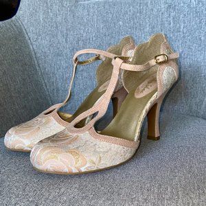 Brand New Vintage Pumps